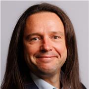 Native Italian professional, capable to teach to English audiences of all ages